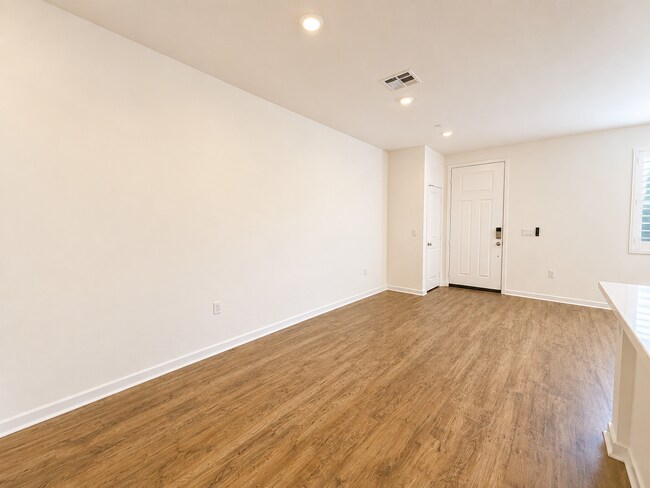 Building Photo - 33221 Opal Glass Dr