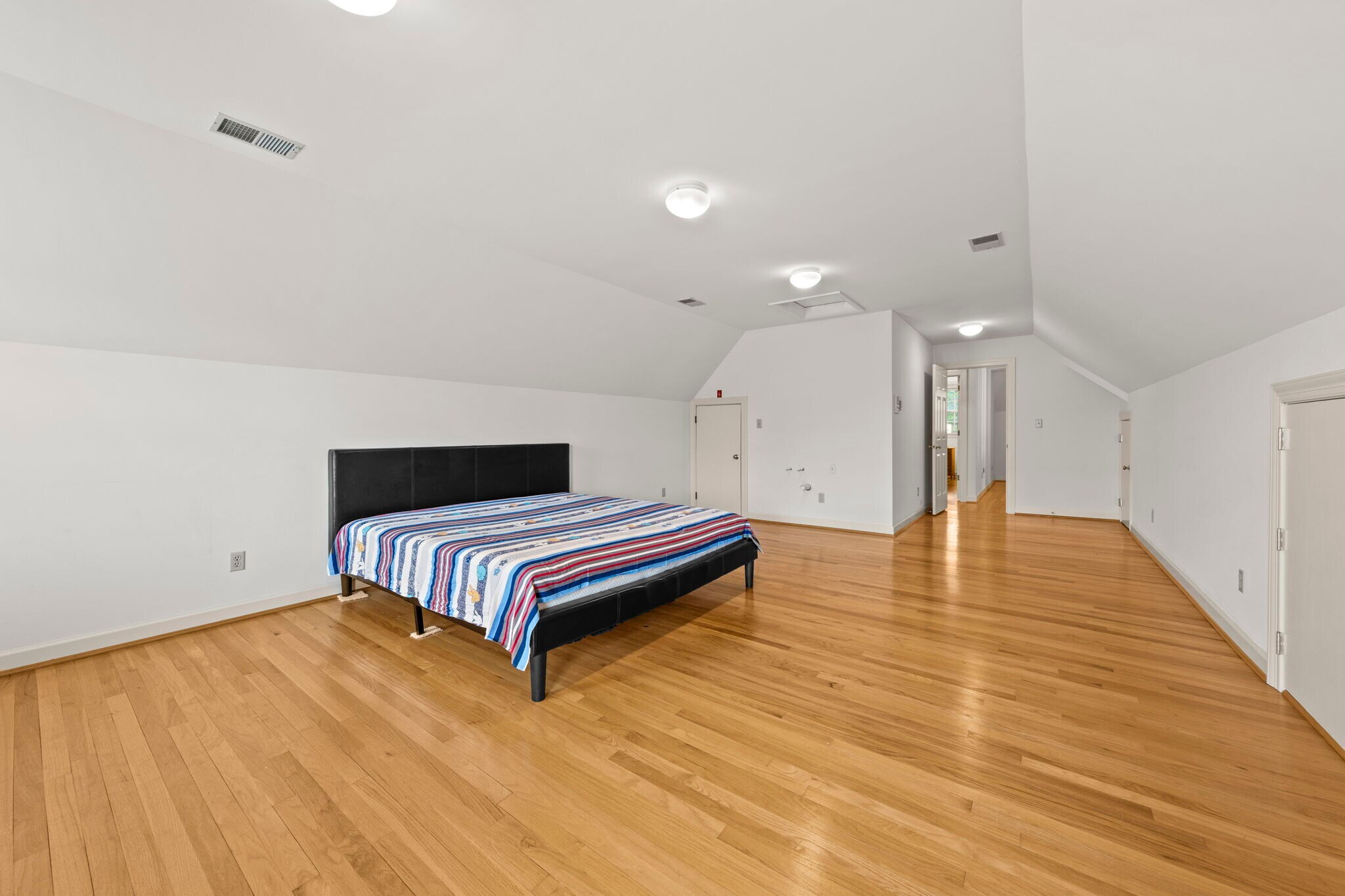 Building Photo - 325 Raleigh Ave