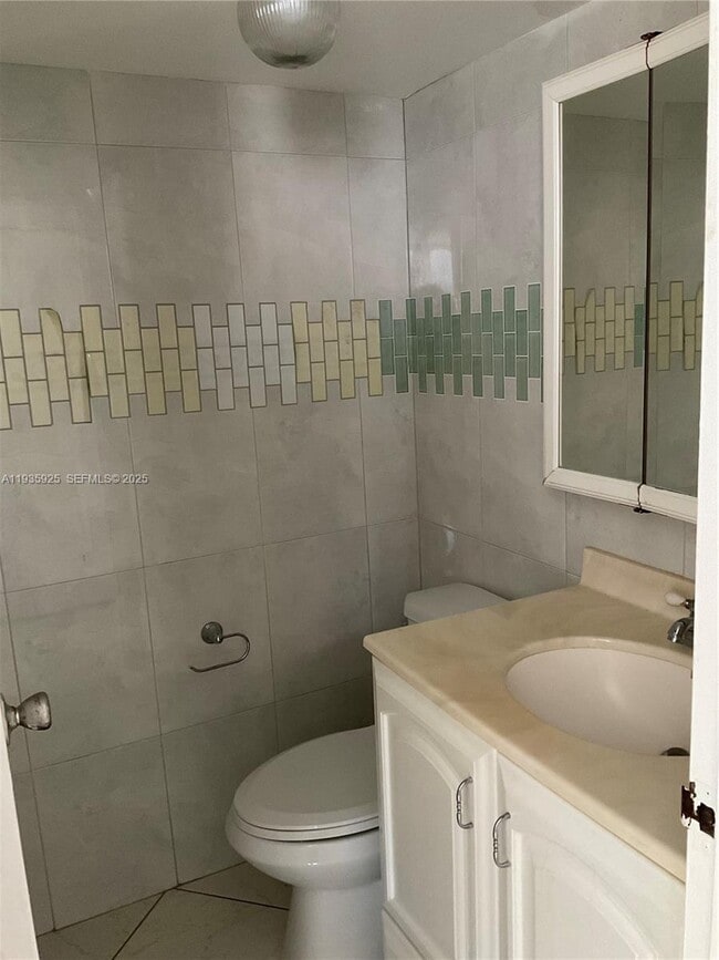 Building Photo - 200 172nd St