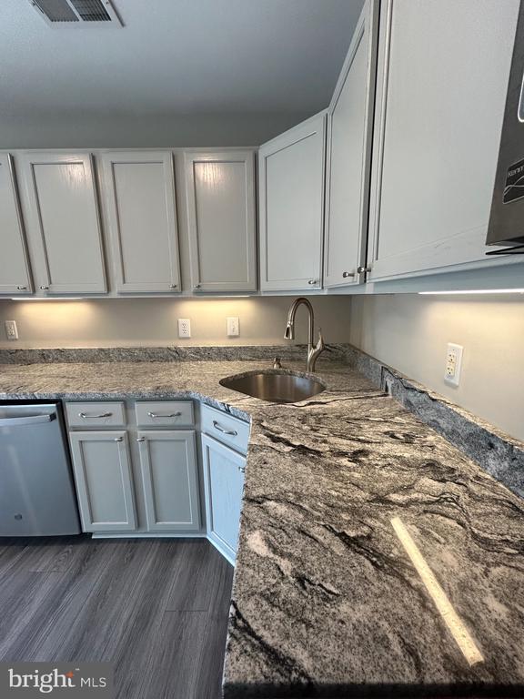 Building Photo - 606 Gunpowder Ct