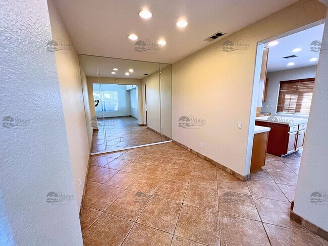 Building Photo - End unit 4 Bedroom House Available Now in ...