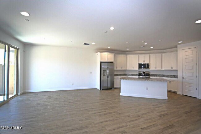 Building Photo - 2558 W Pecan Rd