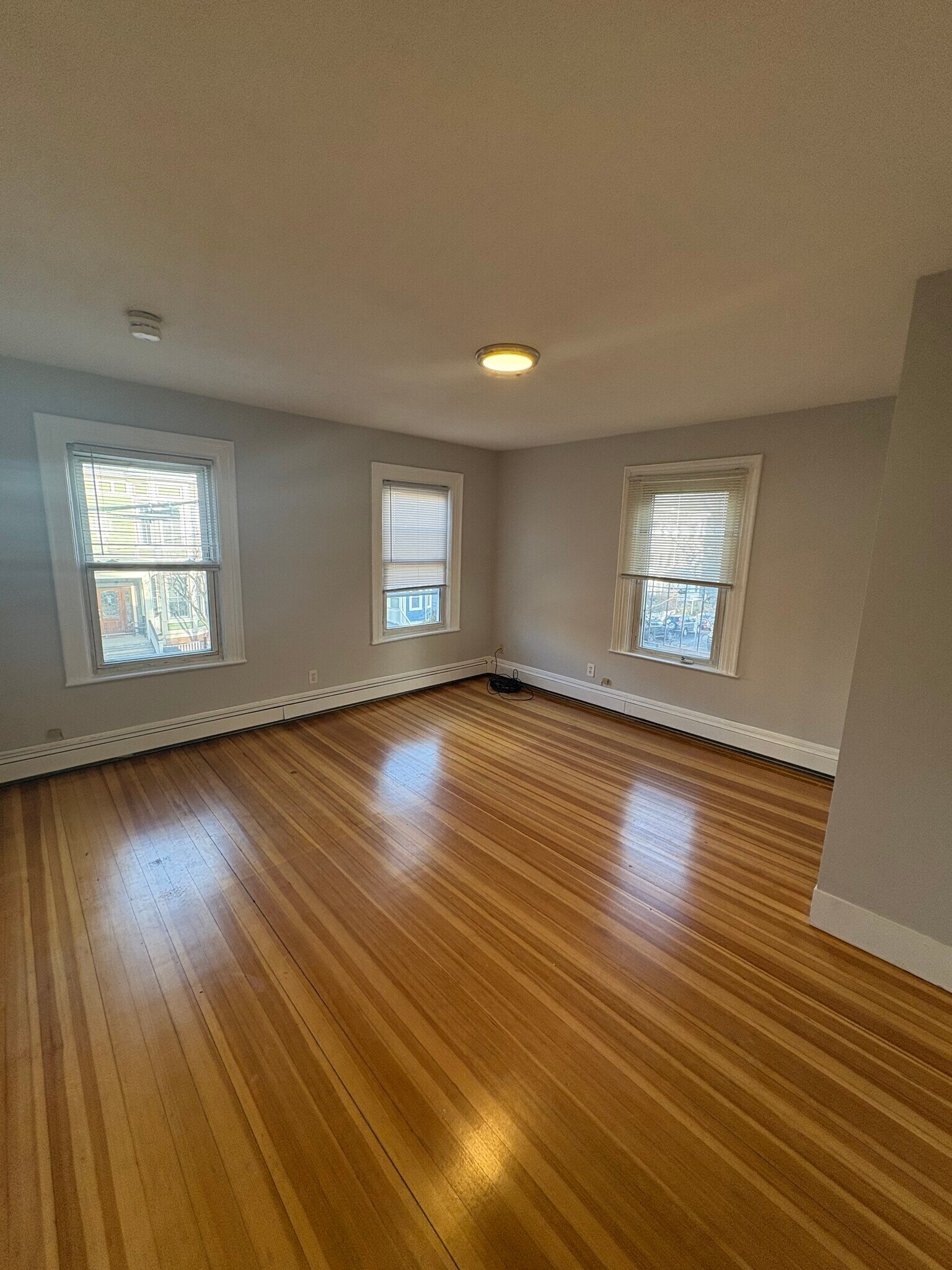 Building Photo - 32 Tufts St