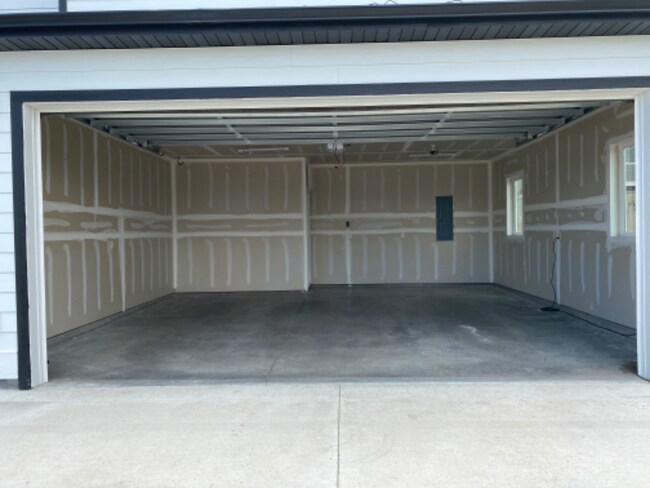 Building Photo - 1200 Glider Ln