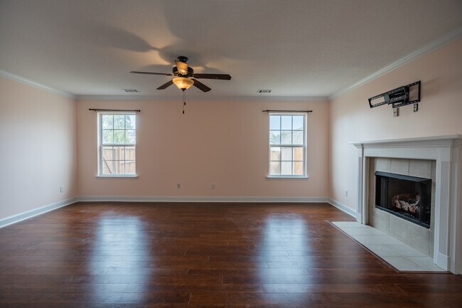 Building Photo - 157 Outpost Trl