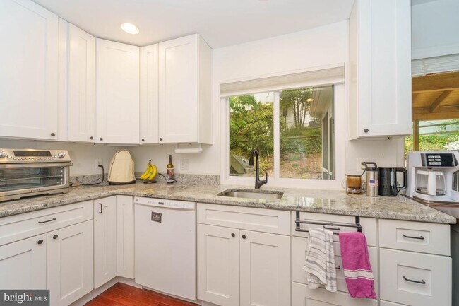 Building Photo - 6224 Capella Ave