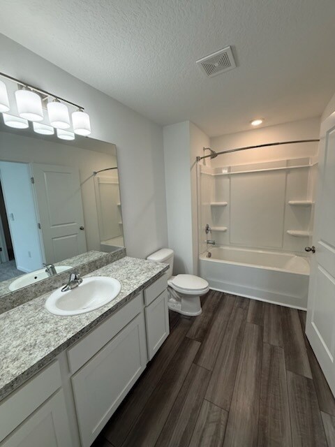 Building Photo - 3BR 2.5BA Townhome w/ Attached Garage • Granite Kitchen • Patio in Gibsonton