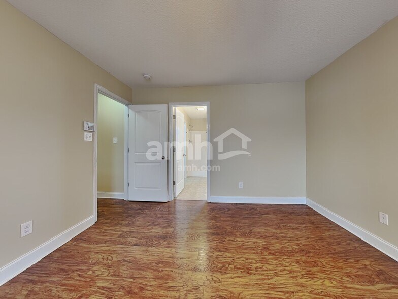 Building Photo - 4712 Dawn Oaks Ln