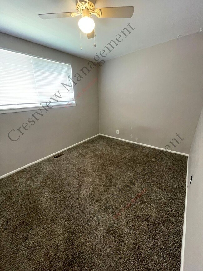 Building Photo - 5695 S 2200 W