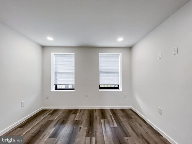 Building Photo - 2027 N 5th St