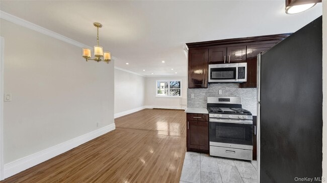 Building Photo - 4392 Carpenter Ave