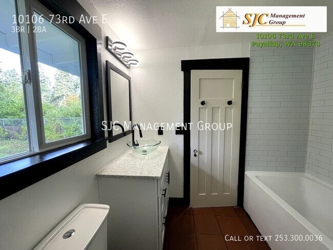 Building Photo - 10106 73rd Ave E