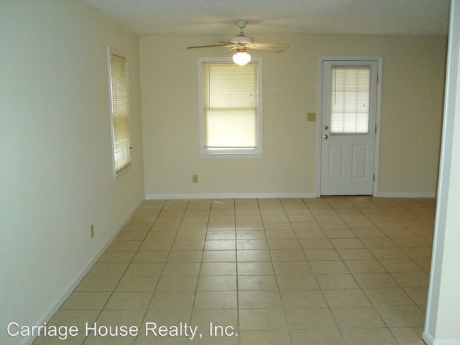 Building Photo - 3 br, 2 bath Apartment - 135 Barrington Drive
