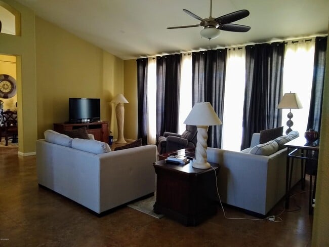 Building Photo - 10537 E Cedar Waxwing Dr