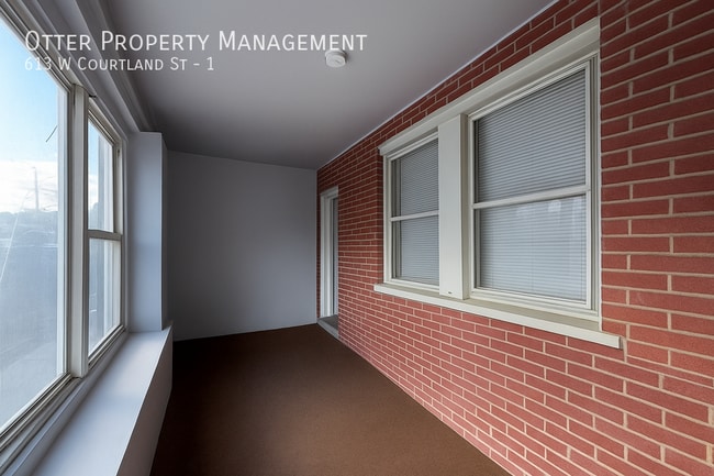 Building Photo - 613 W Courtland St