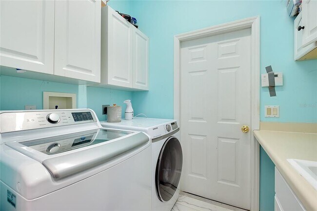 Building Photo - 360 Cedarbrook Ct