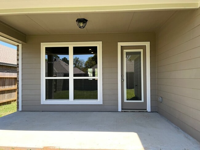 Building Photo - 3/2/2  in the beautiful  gated community of Point Aquarius WISD