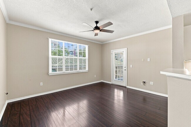 Building Photo - 501 Knights Run Ave