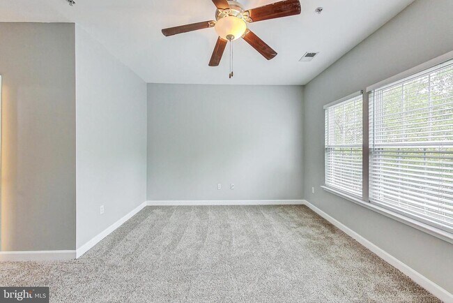 Building Photo - 3274 Amazon Ln