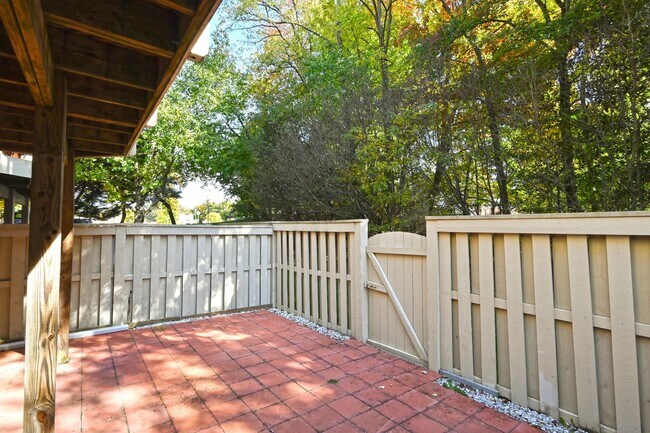 Building Photo - 2143 Wolftrap Ct