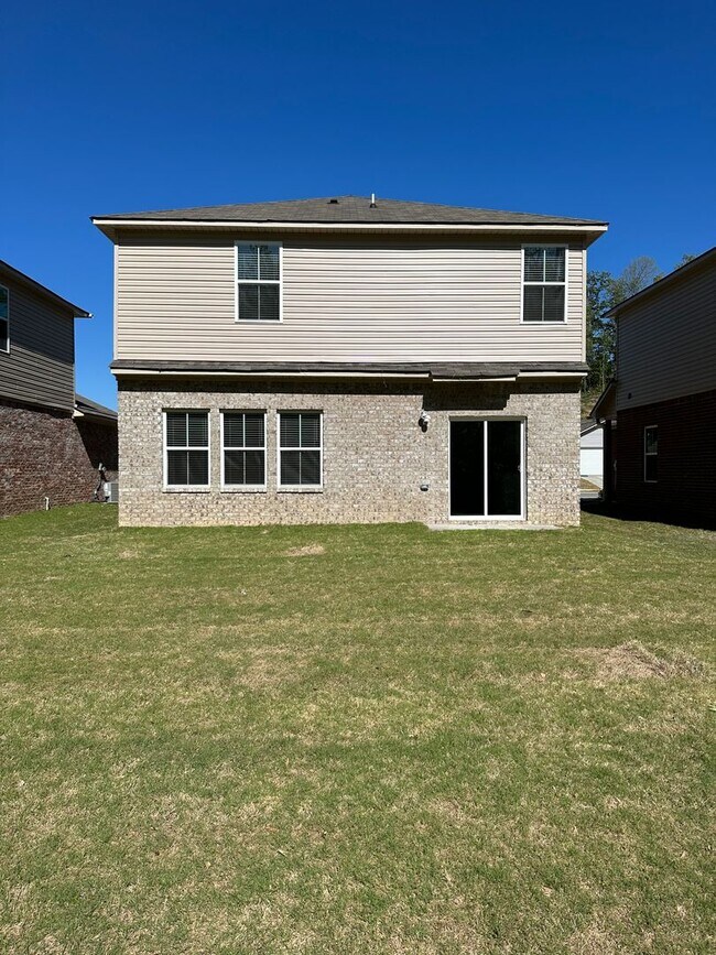 Building Photo - Pre-Leasing Now! Discover This Beautiful 3-Bedroom, 2.5-Bath Home in Cullman