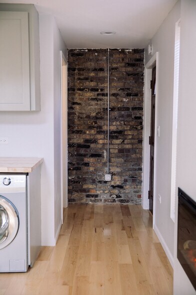 Building Photo - 3925 W Eddy St