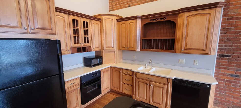Cherry & Maple Cabinets - 520 W 1st St