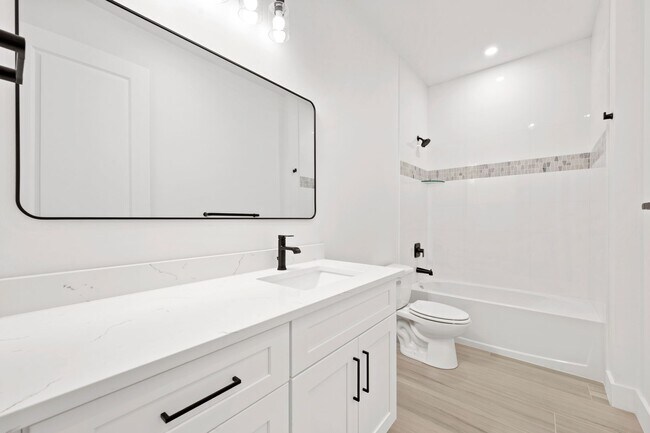 Building Photo - 1523 NW 34th Ave