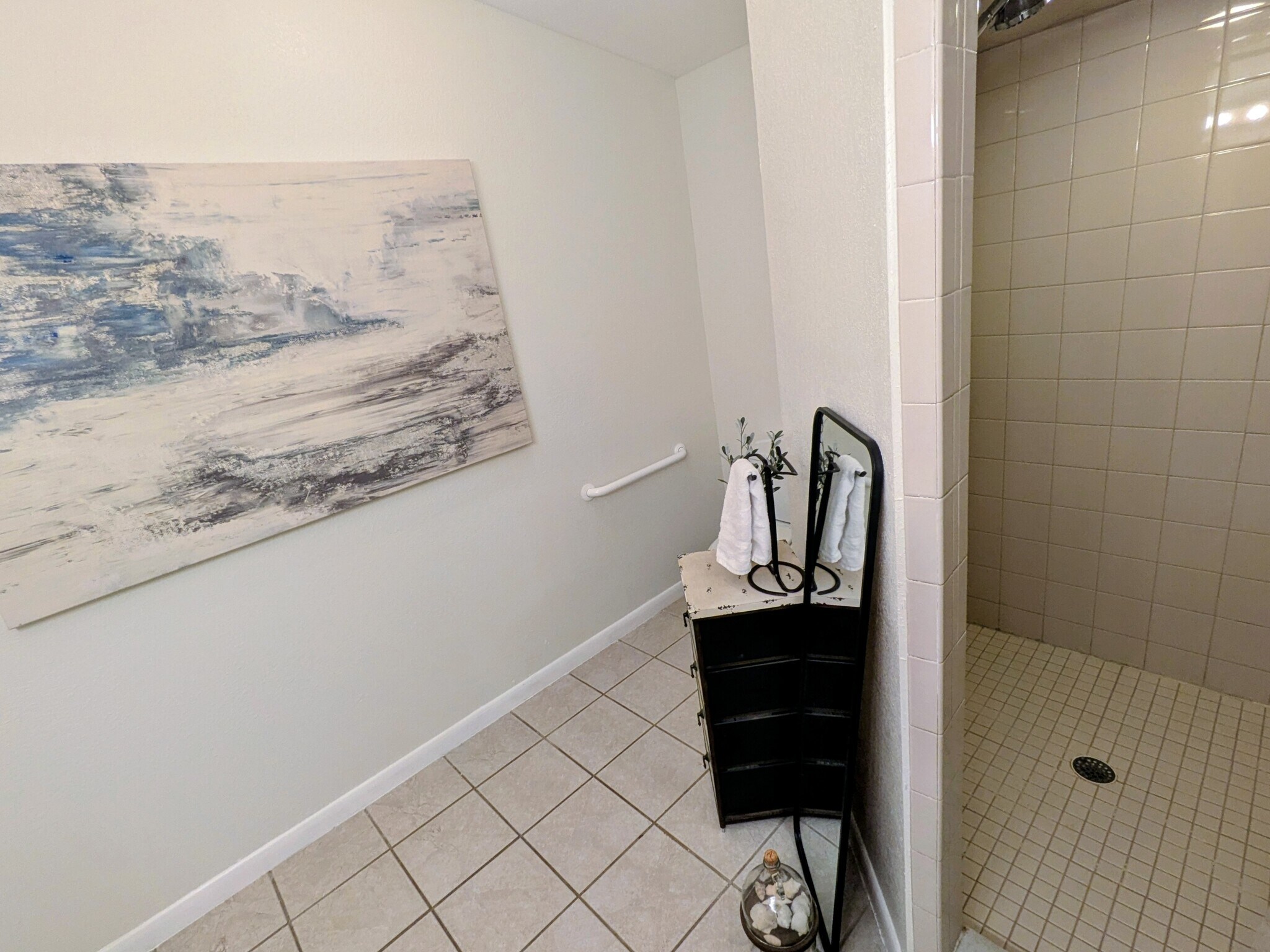 Building Photo - 5740 Floy Dr
