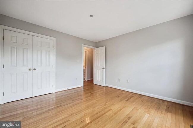 Building Photo - 21 Sterling Ct