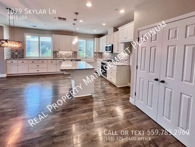 Building Photo - 1079 Skylar Ln