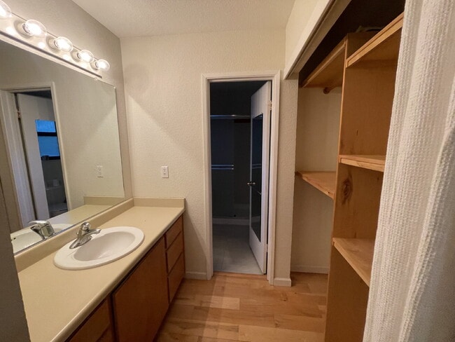 Building Photo - North Davis Living at its best!
