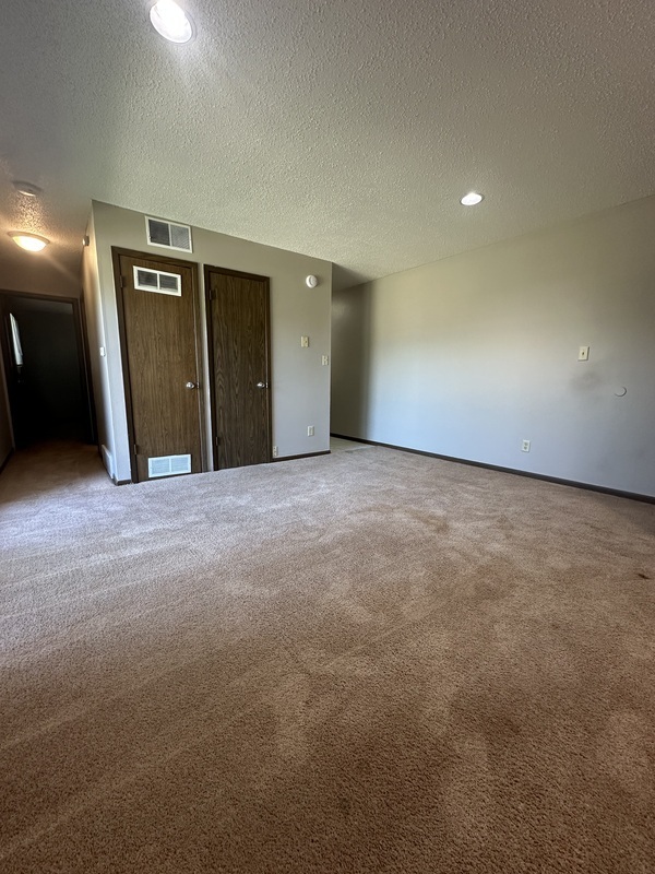 Building Photo - 941 Emmons St