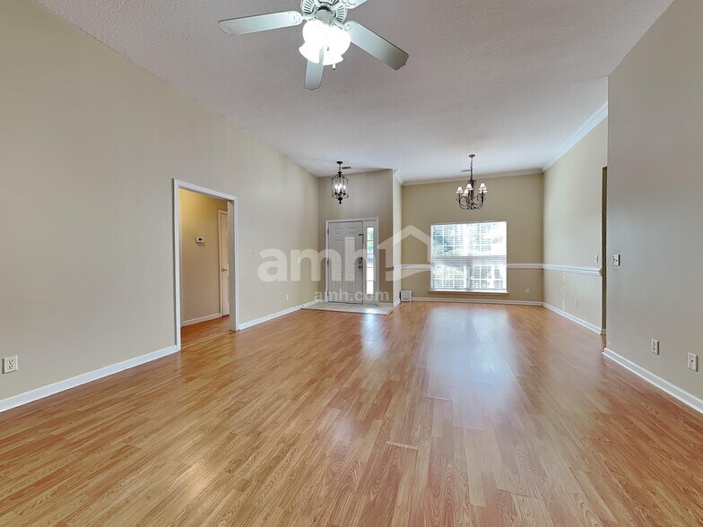 Building Photo - 509 Dresler Rd