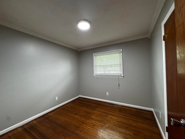 Building Photo - 136 Tartan Dr