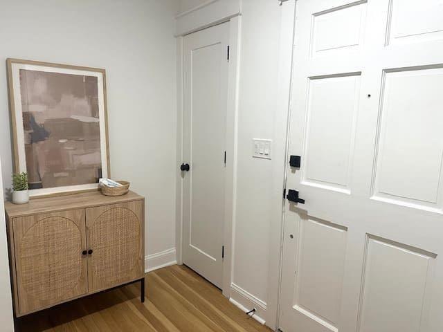 Building Photo - 425 Hilderbrand Dr