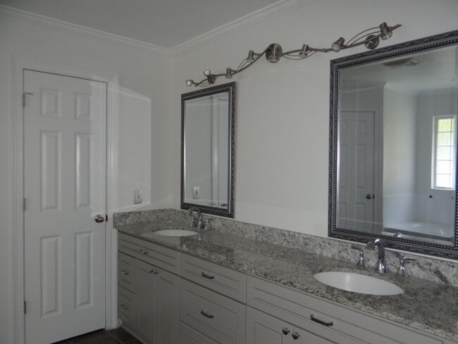 Building Photo - Beautiful Home for Lease in Denham Springs