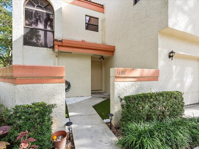 Building Photo - 3400 Emerald Oaks Dr
