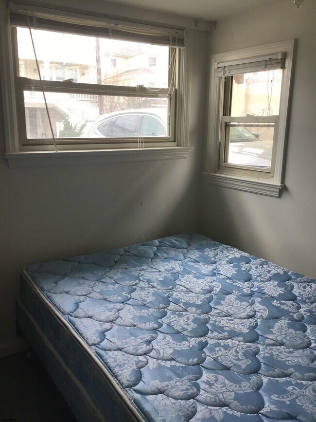 Building Photo - 9317 Monmouth Ave