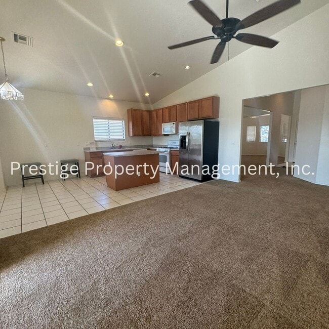 Building Photo - Beautiful Home with 3 Car Garage in Sonoran Ranch!