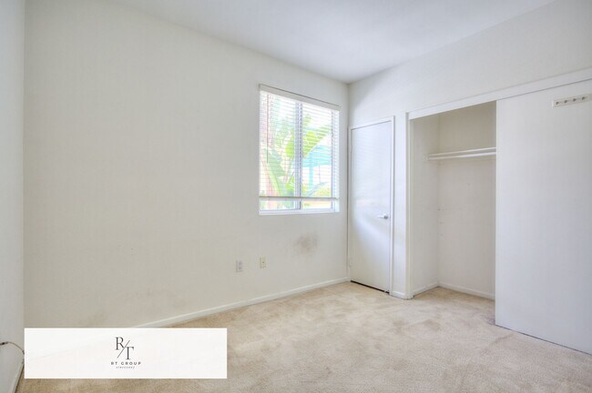 Building Photo - Luxurious Modern Condo in Alhambra