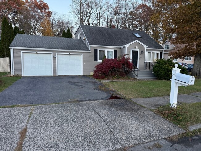 Building Photo - 39 Tina Cir