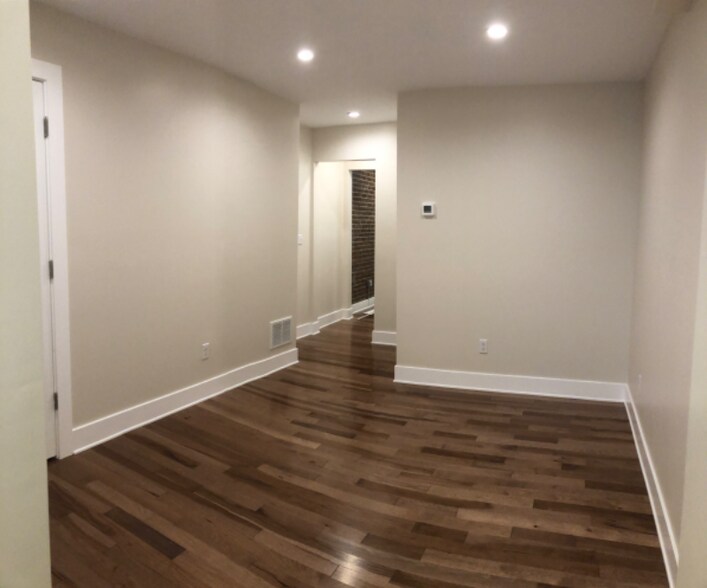 Building Photo - 152 Pearl St