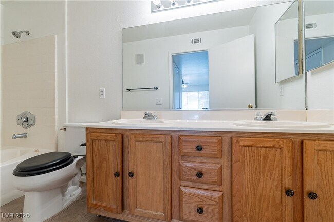 Building Photo - 3061 Key Largo Dr