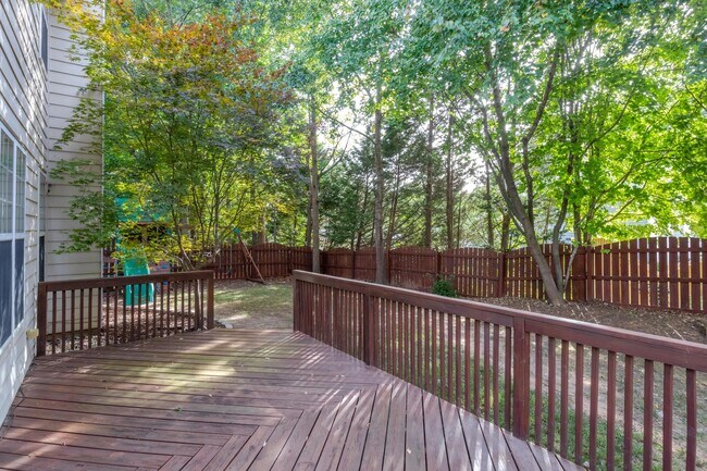 Building Photo - 1007 Brickstone Dr