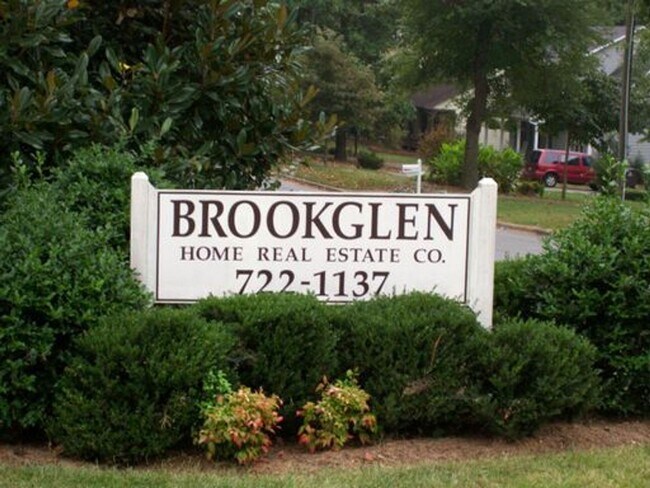 Building Photo - 1441 Brookwood Dr