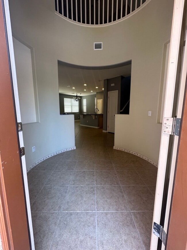 Building Photo - 7561 Morisset Ave