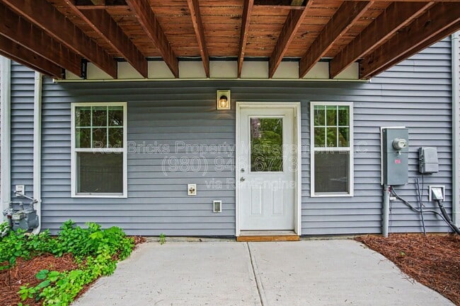 Building Photo - 6431 Revolutionary Trail
