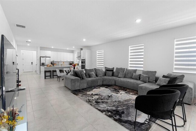 Building Photo - 4911 Shady Pnes Dr