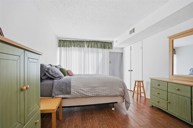 Building Photo - 2611 Grants Lake Blvd